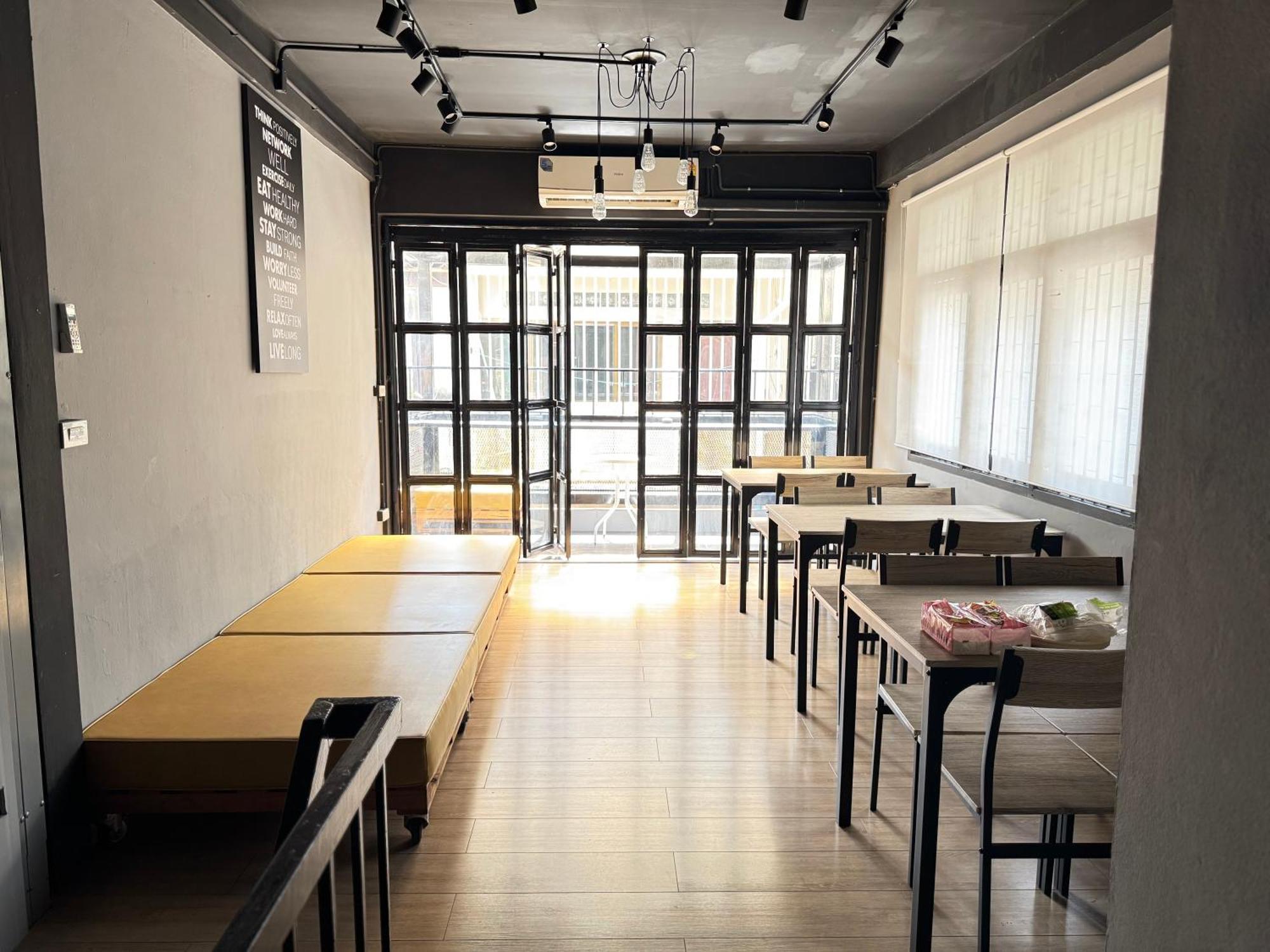Stay At Pan Hostel Банкок Екстериор снимка