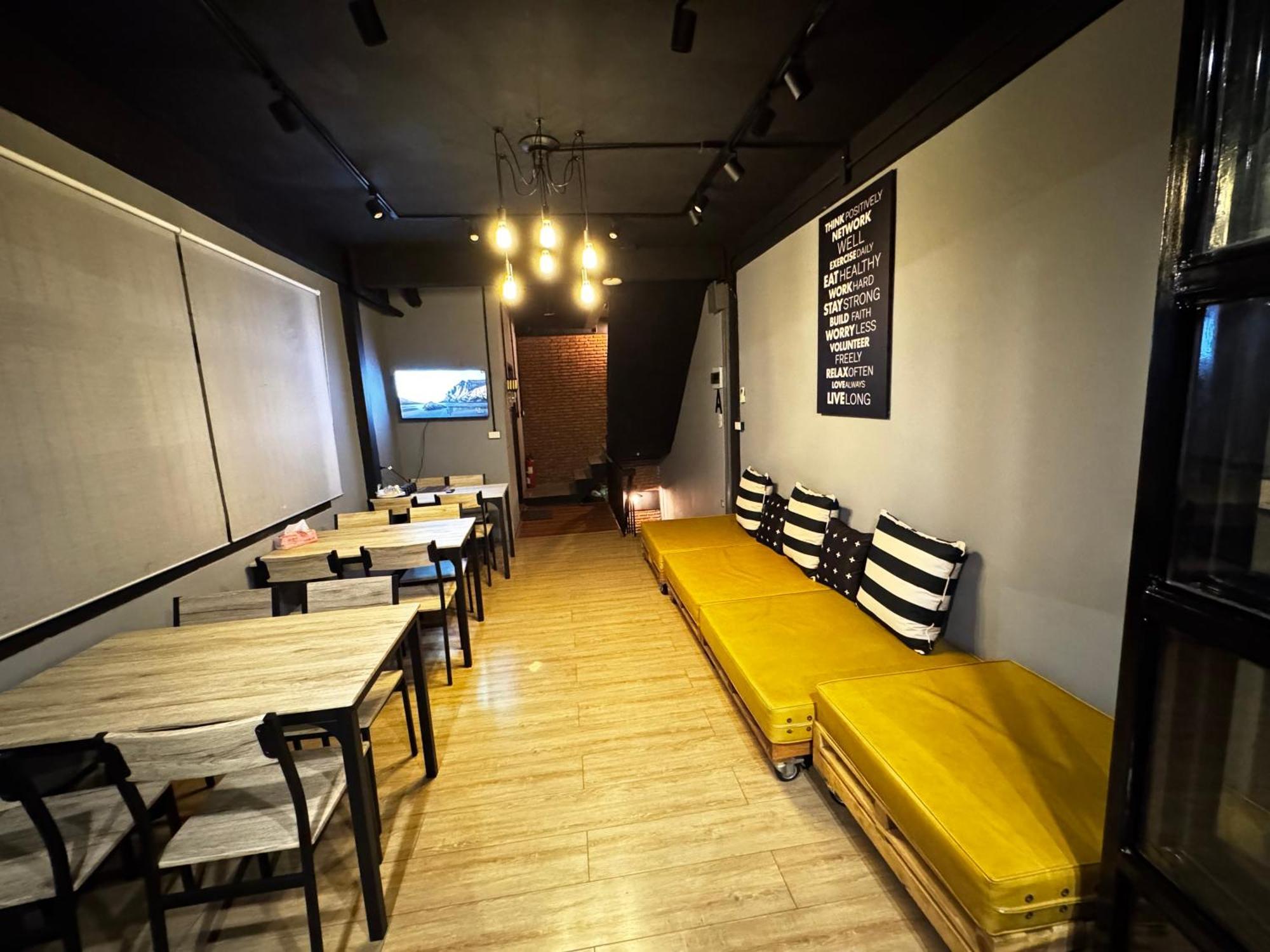 Stay At Pan Hostel Банкок Екстериор снимка